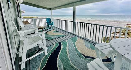 Directly on the beach. Newly remodeled Beachfront Bungalow with perfect beach views