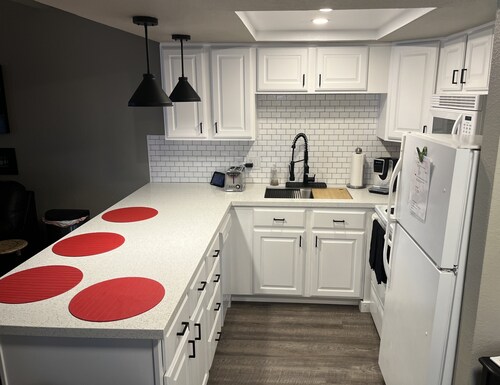 Newly Renovated, Comfortable & Beautiful Condo Near Fountain in Fountain Hills