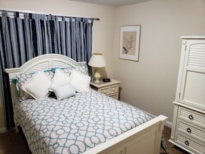 Bedroom 2 Full  - Franklin at Whitley Manor, 5 Bd, 2 1/2 baths, with inground pool (Zebulon)
