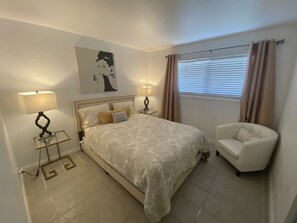 3 habitaciones, tabla de planchar con plancha, wifi y ropa de cama 