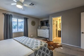 4 bedrooms, desk, iron/ironing board, travel cot