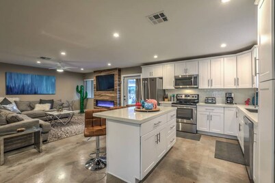 Modern Vegas Home w/ Pool & Game Room | Near Strip