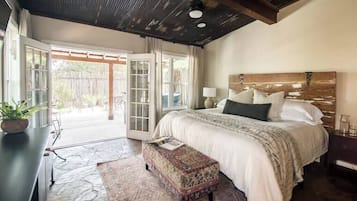 1 habitación, tabla de planchar con plancha, cuna de viaje y wifi