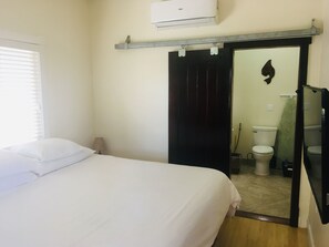 1 chambre, fer et planche à repasser, Wi-Fi gratuit, draps fournis