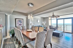 Dining - Huge, 5-Star Gorgeous 3 Bed/3 Bath Oceanfront Condo AMAZING SUMMER DEALS!!! (Myrtle Beach)
