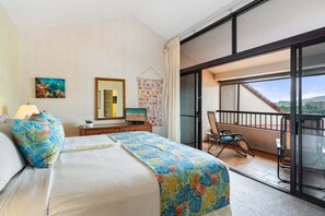 2 bedrooms, iron/ironing board, free WiFi, bed sheets - Kaanapali Royal H303 Spacious 2BD Condo on Maui Golf Course with wonderful Ocean Views (Lahaina)