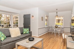 Smart TV - City Escape Living (Burbank)