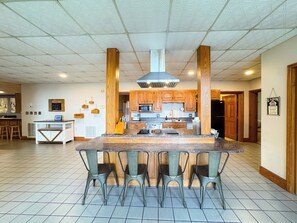 Fridge, microwave, oven, stovetop - The Hive Lodge - A Place Where Busy Bees Rest (Whittier)