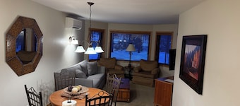 Condominio moderno e recentemente aggiornato nel porto di Egg Harbor scenico! Cuore della Porta Contea!