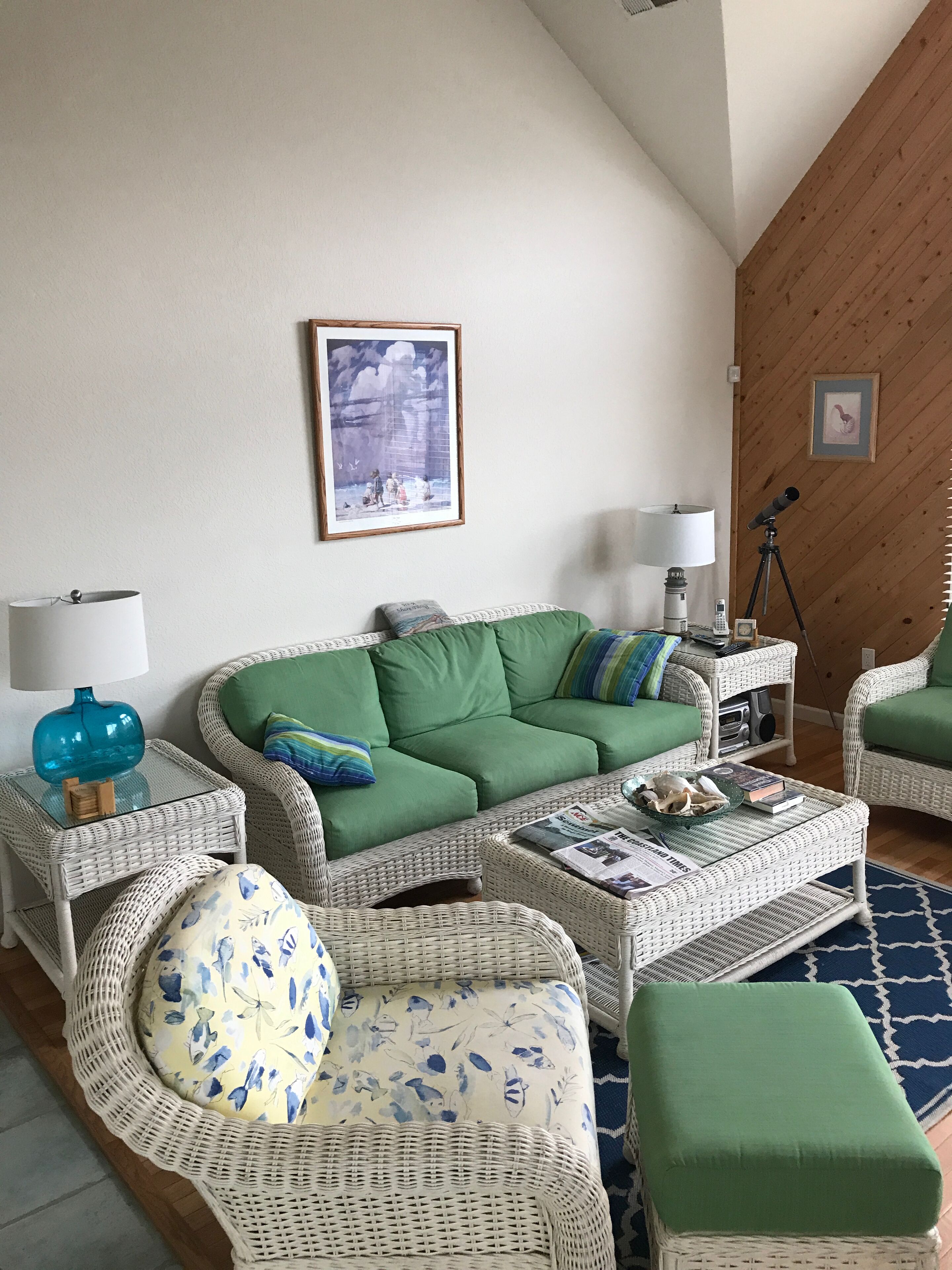 TV connectée, cheminée, console de jeux vidéo, lecteur de DVD