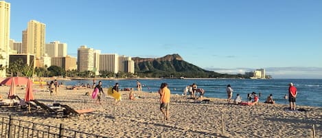 ビーチの近く、ビーチタオル