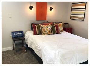 3 bedrooms, desk, iron/ironing board, travel crib