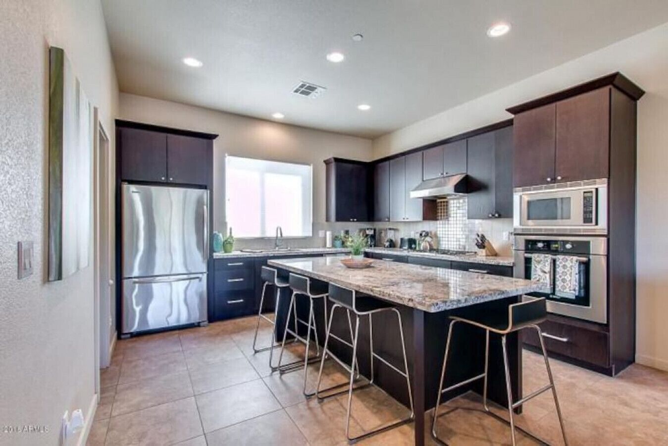 Refrigerador, microondas, horno, placa de cocina