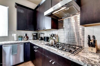 Lux Heated Pool+Hot Tub Space Old Town