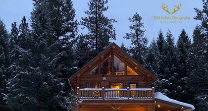 True Log Cabin - The Happy Place - Almost Heaven! CLOSE TO SKIING AND LAKE!!