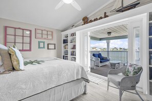 4 bedrooms, desk, iron/ironing board, free WiFi