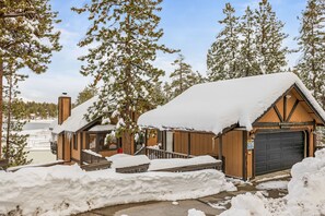 Exterior - Lakefront - Boat Dock! Hot Tub! Close to Slopes, Beautiful! (Big Bear Lake)