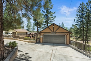 Property grounds - Lakefront - Boat Dock! Hot Tub! Close to Slopes, Beautiful! (Big Bear Lake)