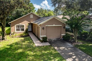 Exterior - Located in Beautiful Country Club of Mount Dora (Mt Dora)