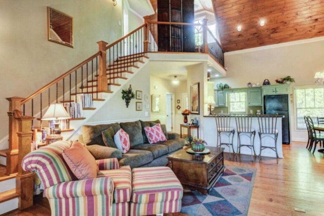 Smart TV, fireplace, DVD player, table football