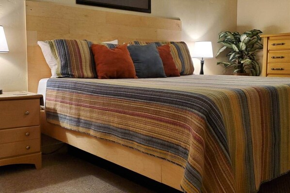 1 bedroom, desk, iron/ironing board, free WiFi