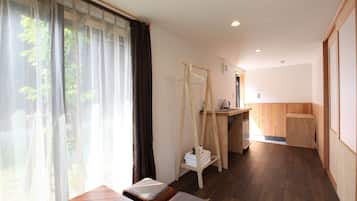 Habitación superior (Family Type) | Caja de seguridad en la habitación y decoración personalizada