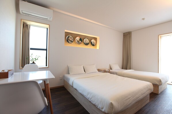 Triple Room | In-room safe, individually decorated, desk, free WiFi - B&B Neagari (Nomi)