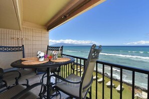 Outdoor dining - SUMMER SALE! Oceanfront Condo w AC, Ocean Views & Heated Pool - Kaleialoha 309 (Lahaina)