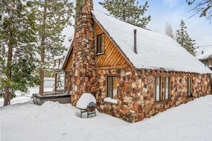 Exterior - Adorable LAKEFRONT cabin! VIEWS! HOT TUB! Slopes & Village! (Big Bear Lake)