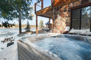 Bain à remous extérieur