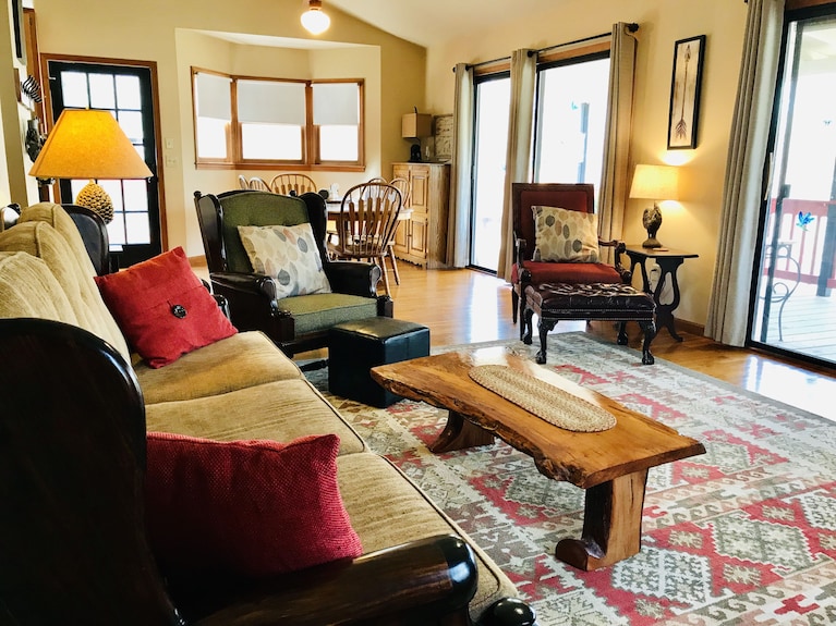 Right On The Chattahoocheeriver - Visit Helen, Fish Off Deck, Or Enjoy Fire Pit. - Clermont, GA