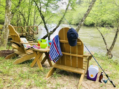 Right on the ChattahoocheeRiver - visit Helen, fish off deck, or enjoy fire pit.