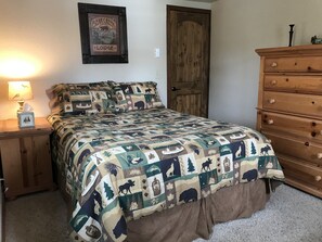 2 chambres, fer et planche à repasser, Wi-Fi, draps fournis