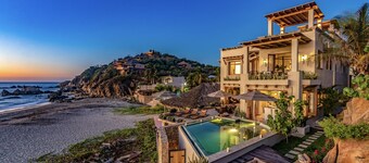 ¡Oasis frente a la playa con chef privado incluido!  Destacado en la revista Town & Country
