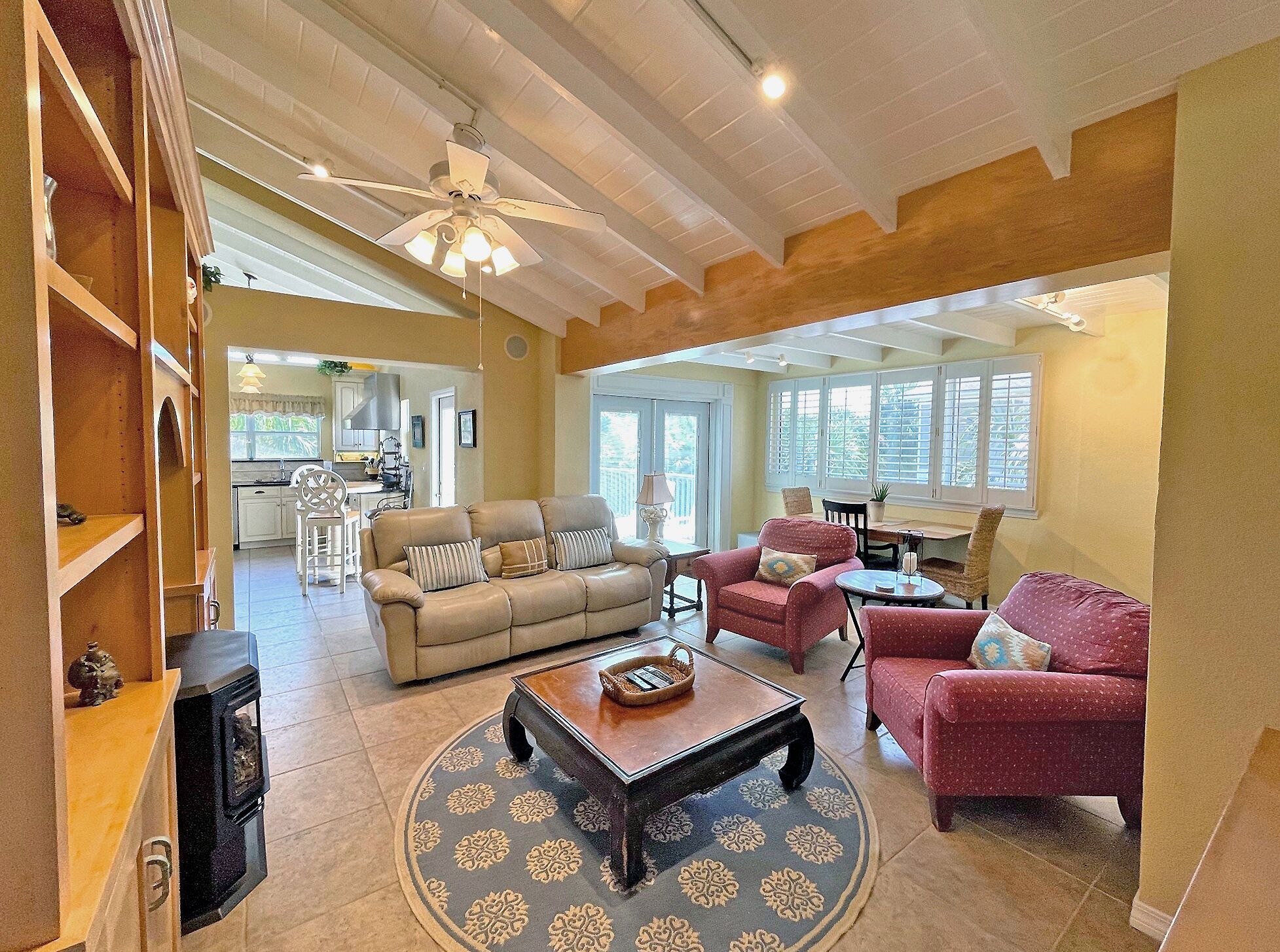 Beautifully Updated Pet-friendly Sound View Cottage! - Gulf Breeze, FL