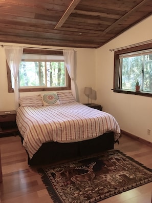 2 bedrooms, iron/ironing board, travel cot, WiFi