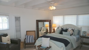 Iron/ironing board, WiFi, bed sheets - Cottage Is All New & Charming, Steps to the Beach.updated 2026 (Redondo Beach)