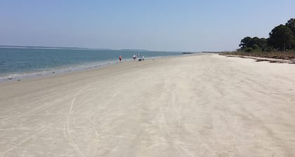 Villa actualizada. Cerca de la playa y South Beach Marina