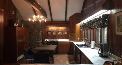 The Lodge in Sugar Hollow -Charlottesville near Crozet