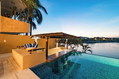 Oceanfront Villa with Infinity Pool & Swim-Up Bar