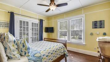 4 bedrooms, iron/ironing board, free WiFi, bed sheets