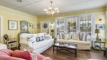 Smart TV, fireplace, books