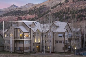 Exterior - Beautiful Penthouse-Summer Heated Pool, Ski-In/Ski-out, Fireplace,3 king beds (Telluride)