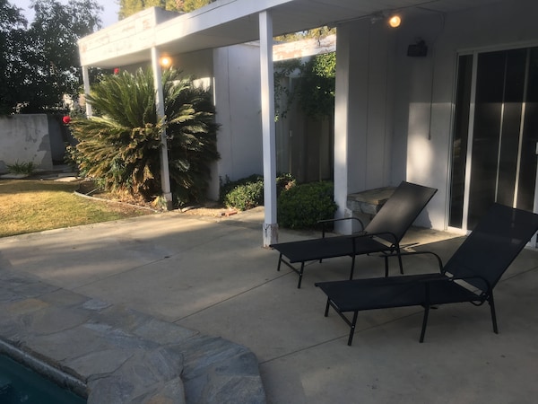 Retire La Piscina Privada Y Jacuzzi Home 4br / 3ba Duerme 9 En Las Camas - Los Ángeles, CA