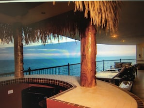 Outdoor dining - Tiki Paradise on the beach, Sonoran Sky 1410 (Puerto Peñasco)