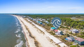 On the beach - By the Sea: Charming Beachfront Home- Pet Friendly, Sleeps 12, Private Pool! (Port St. Joe)