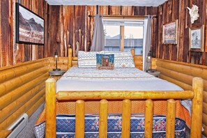 4 عدّة غرف نوم ومكواة/لوح كي وواي فاي مجانًا وملاءات أسرّة