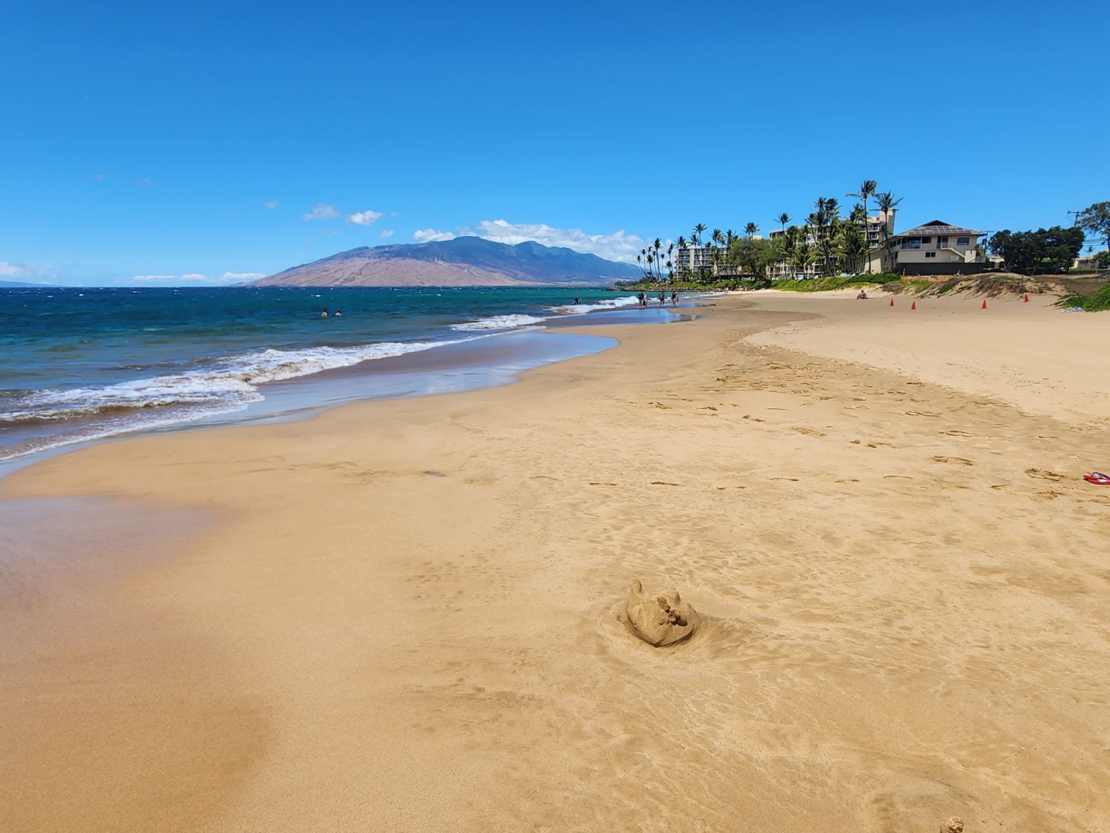 Plage, chaises longues, serviettes de plage