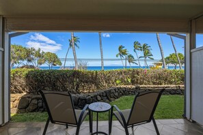 Property grounds - Oceanfront Oasis: Stunning Townhouse Steps from Kamaole Beach II
 (Kihei)