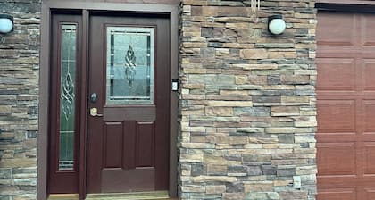 Moderni paikka kauniilla paikalla (Etelä-Anchorage)